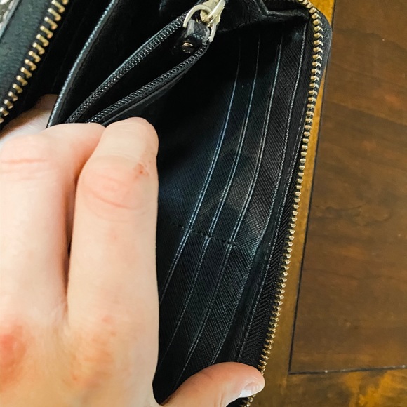 ✨SOLD✨ Kate Spade Wallet - Picture 5 of 7